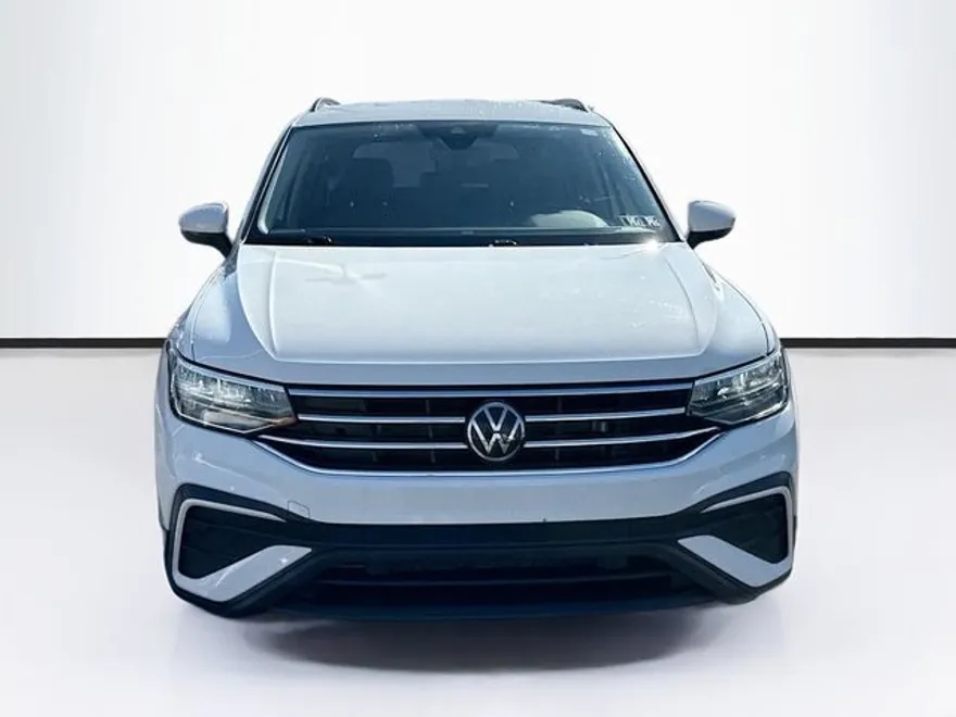 2022 Volkswagen Tiguan S photo 1