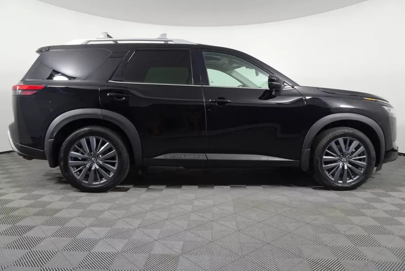 2022 Nissan Pathfinder SL photo 1