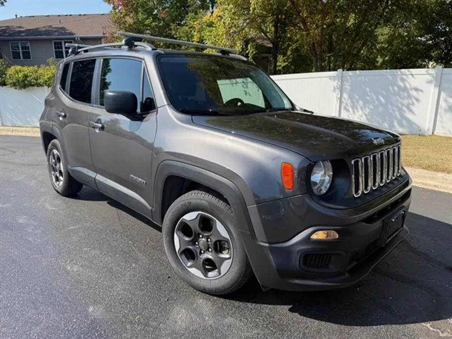 2017 Jeep Renegade Sport photo 1