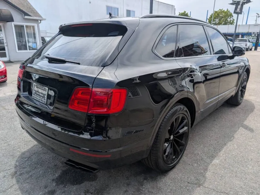 2019 Bentley Bentayga V8 photo 1