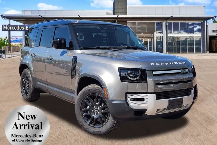 2025 Land Rover Defender 110 S photo 1