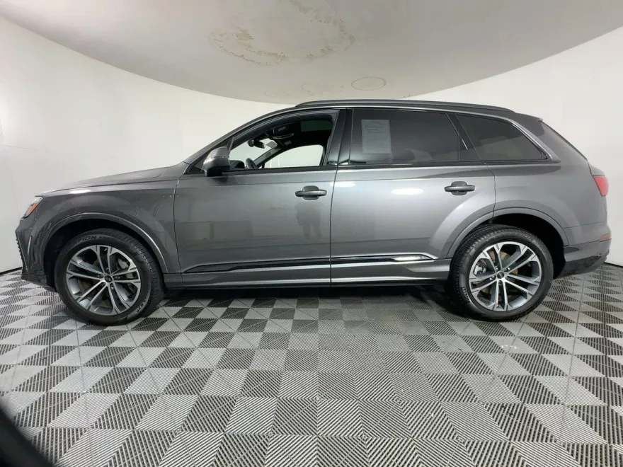 2025 Audi Q7 45 Premium Plus photo 1