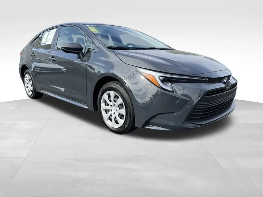 2025 Toyota Corolla Hybrid LE photo 1