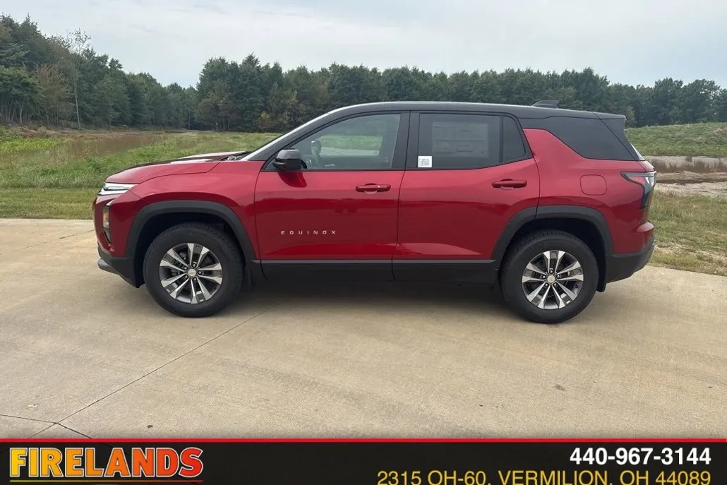 2026 Chevrolet Equinox LT photo 1