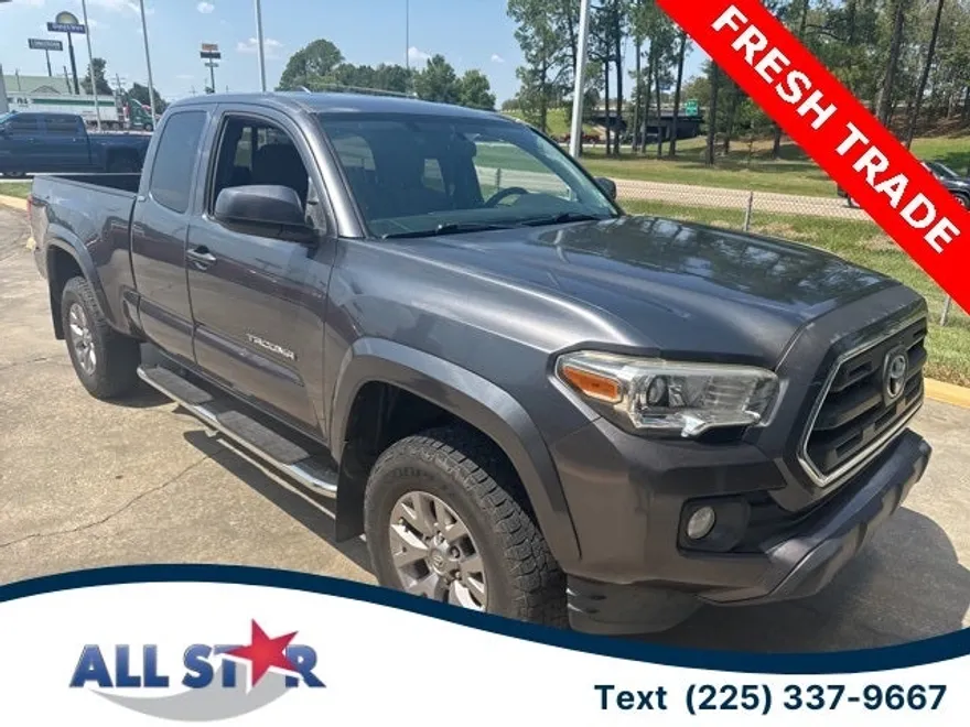 2017 Toyota Tacoma SR5 V6 photo 1