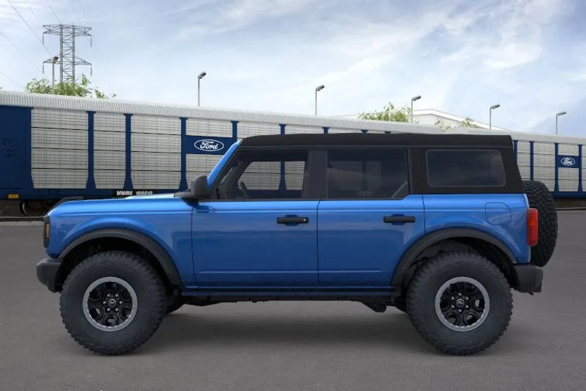 2025 Ford Bronco Base photo 2