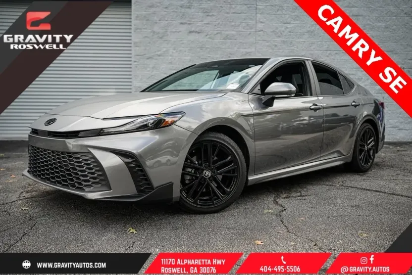 2025 Toyota Camry SE photo 1