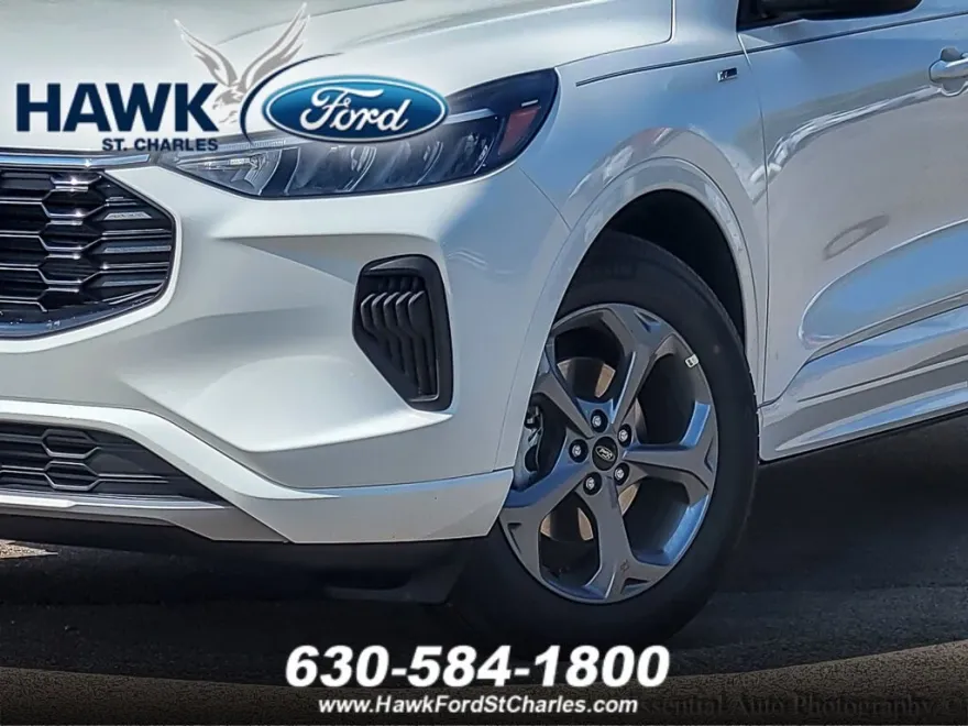2024 Ford Escape ST-Line photo 1