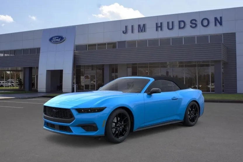 2025 Ford Mustang EcoBoost photo 1