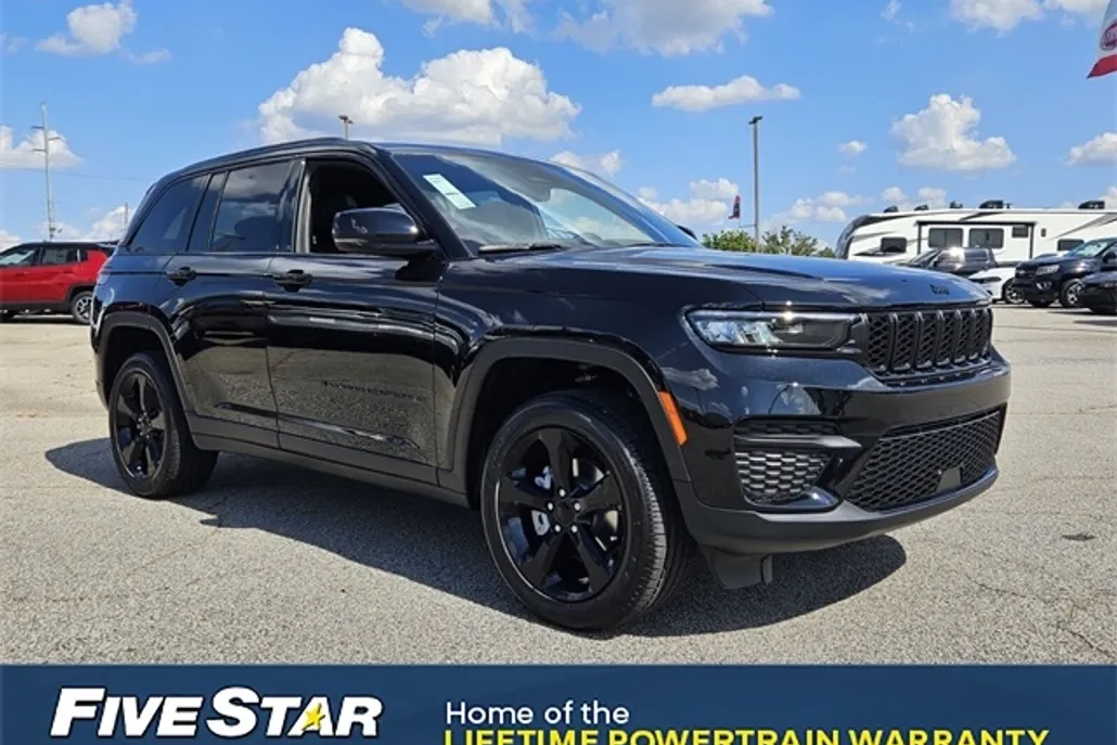 2025 Jeep Grand Cherokee Altitude photo 1