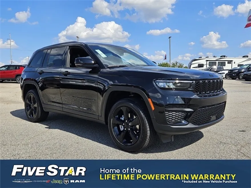 2025 Jeep Grand Cherokee Altitude photo 1