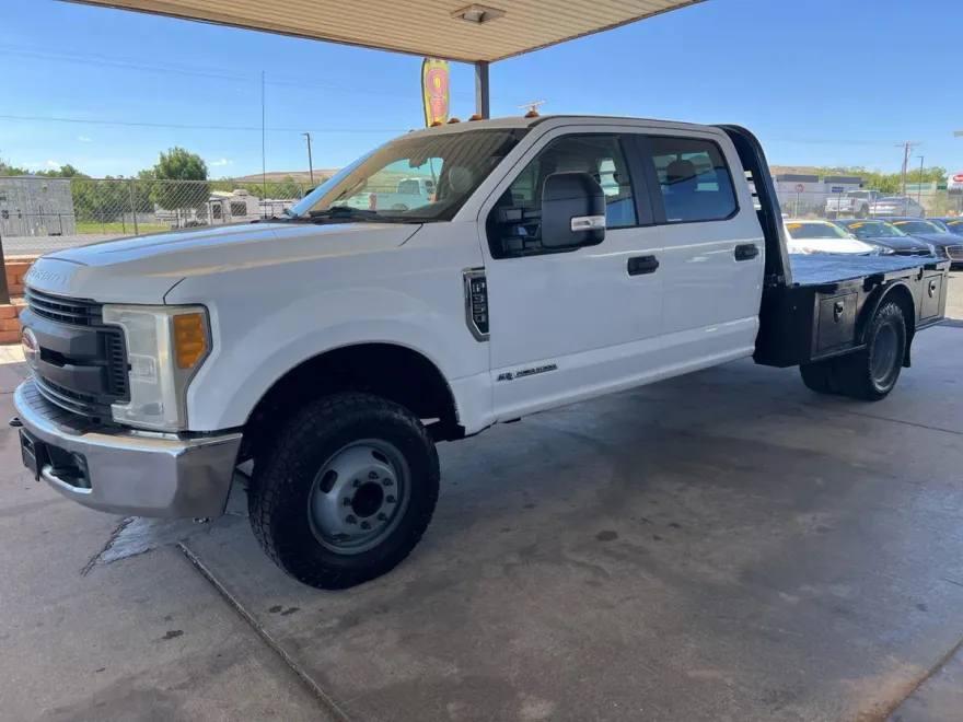 2017 Ford F-350 photo 1
