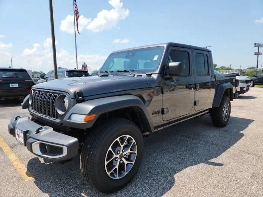 2025 Jeep Gladiator Sport S photo 1