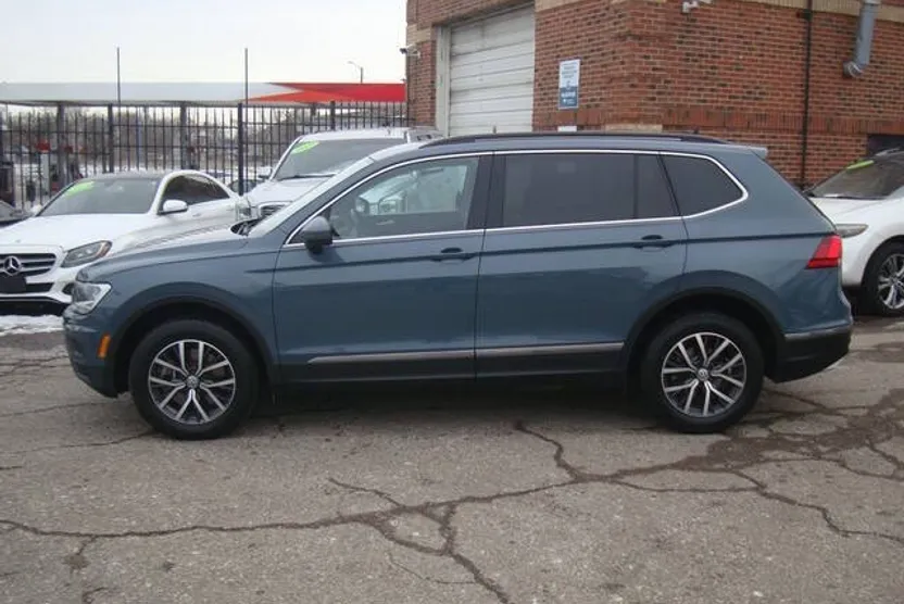 2020 Volkswagen Tiguan SE photo 1