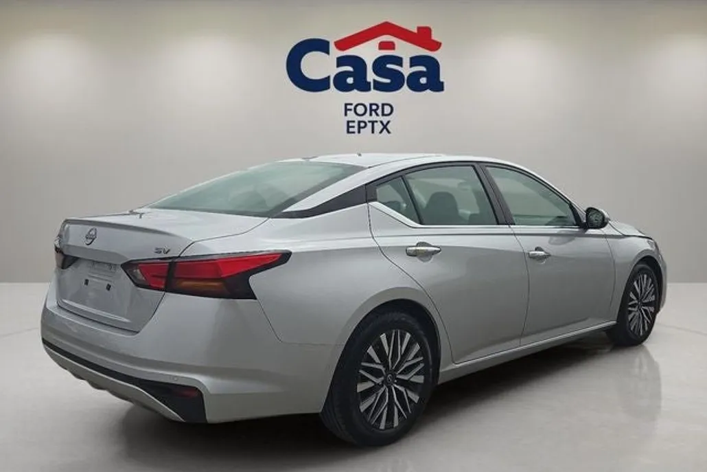2023 Nissan Altima 2.5 SV photo 1