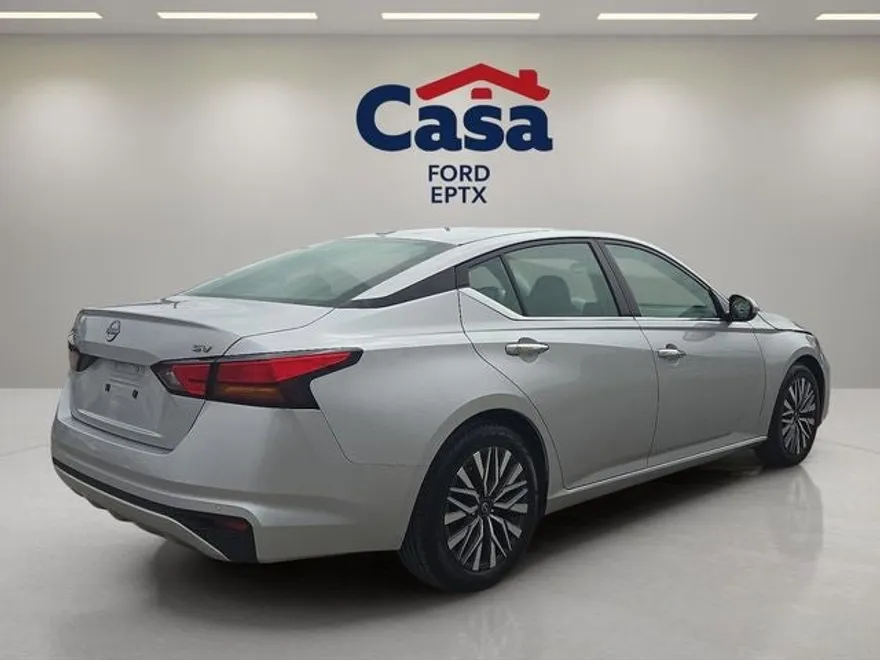2023 Nissan Altima 2.5 SV photo 1