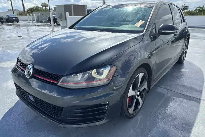 2017 Volkswagen Golf GTI Sport SE Autobahn photo 1