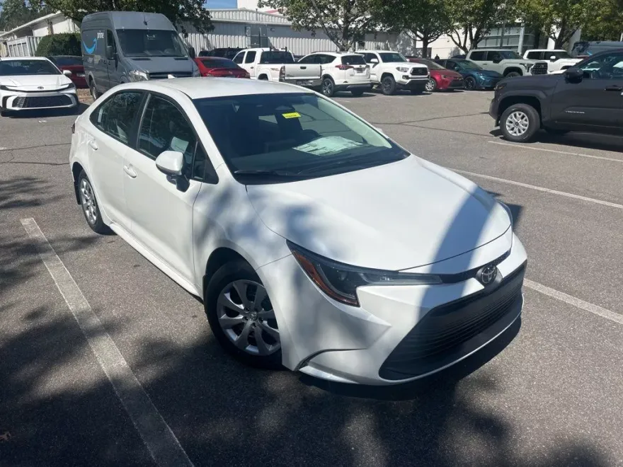 2026 Toyota Corolla LE photo 1