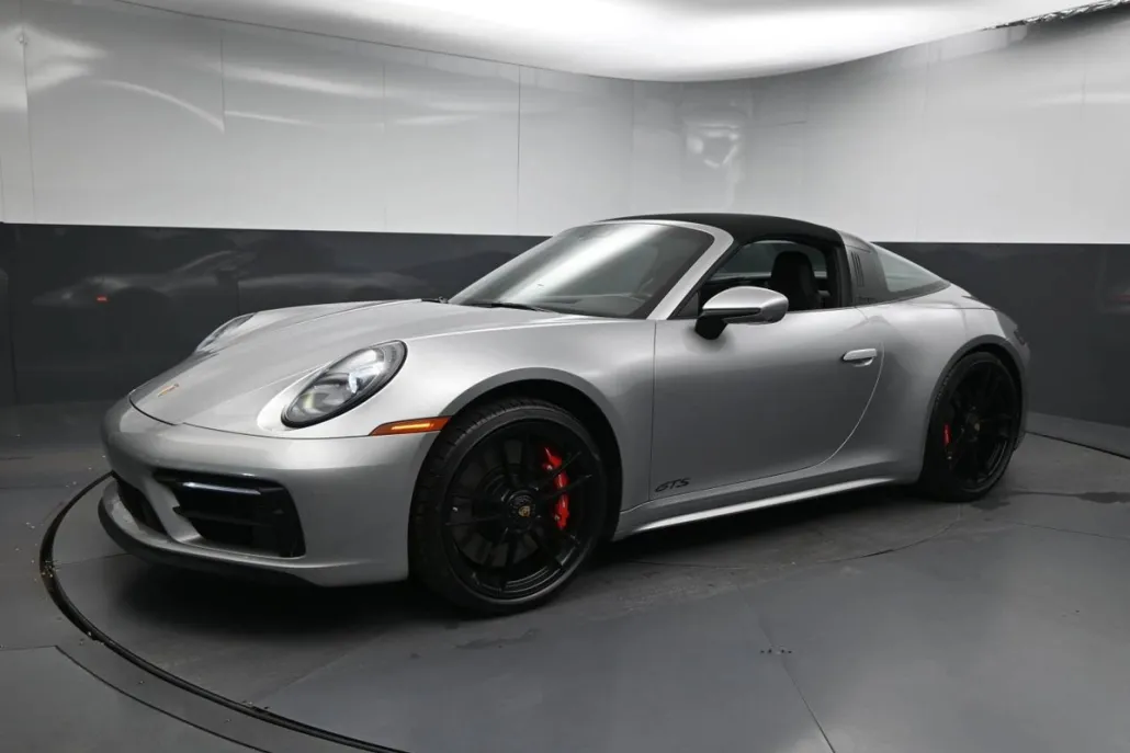 2024 Porsche 911 Coupe photo 1