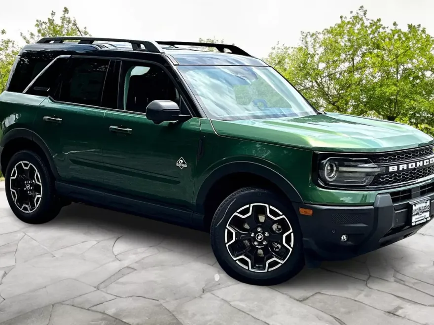 2025 Ford Bronco Sport Outer Banks photo 1