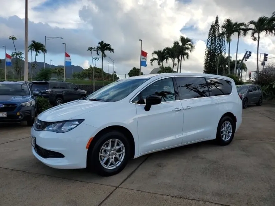 2024 Chrysler Voyager LX photo 1