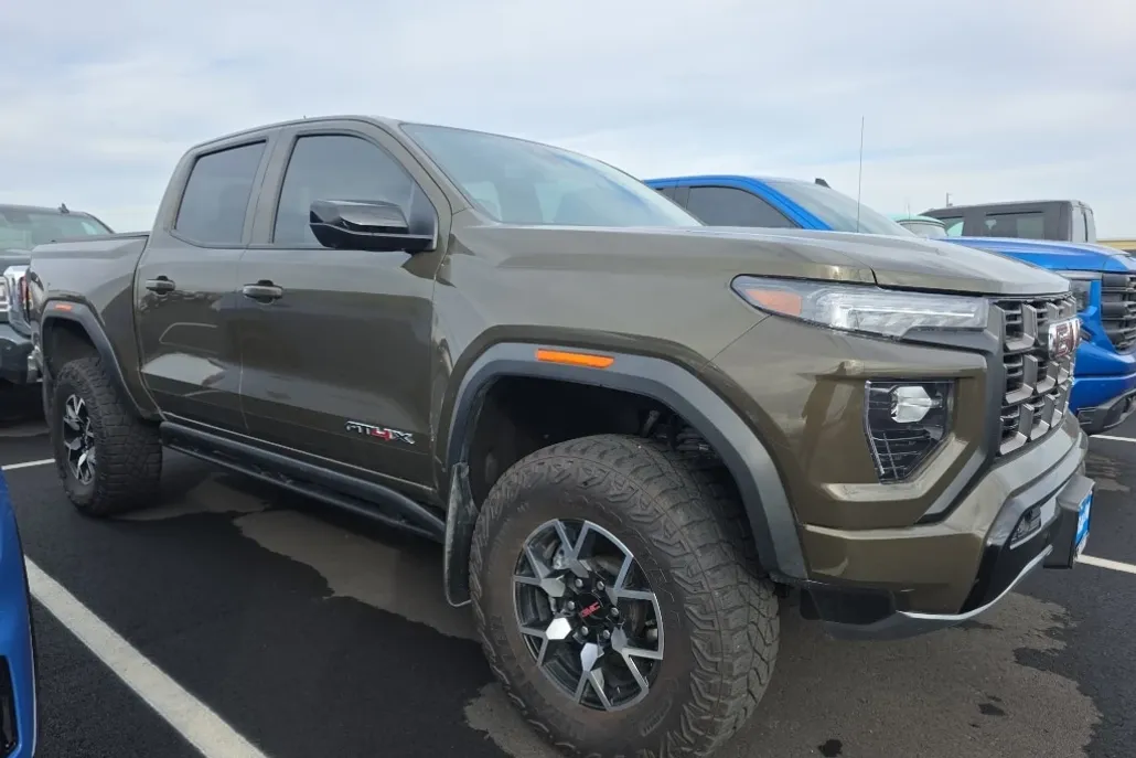 2024 Gmc Canyon AT4X photo 1
