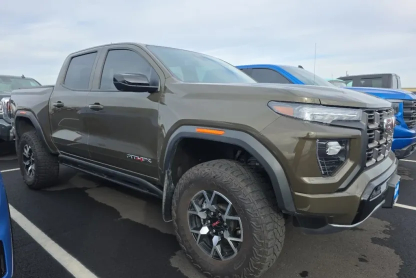 2024 Gmc Canyon AT4X photo 1