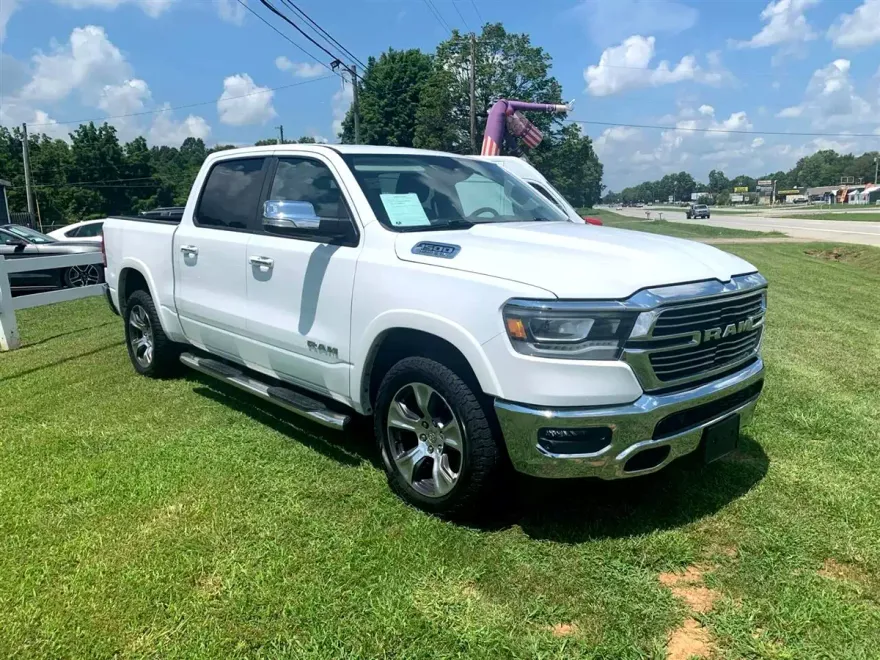 2022 Ram 1500 Laramie photo 1