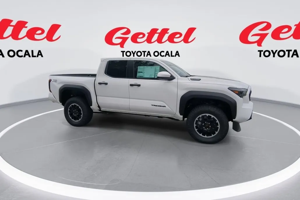 2025 Toyota Tacoma TRD photo 1