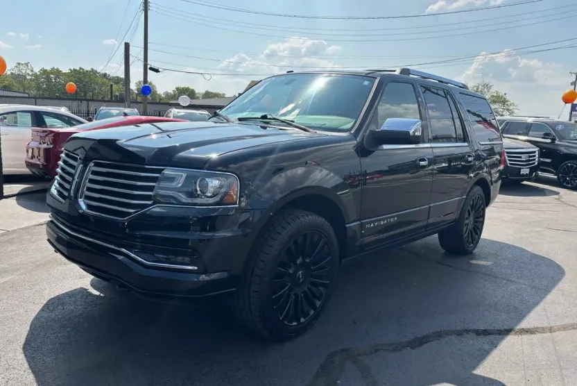 2017 Lincoln Navigator Select photo 1