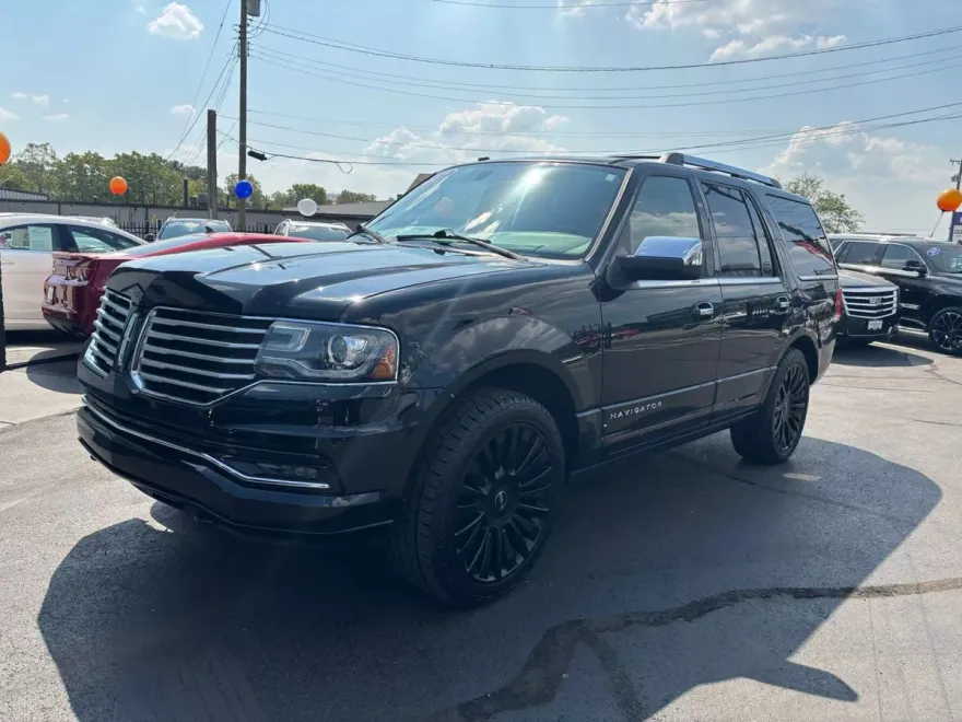 2017 Lincoln Navigator Select photo 1