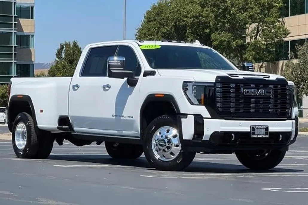 2025 Gmc Sierra 3500 HD Denali Ultimate photo 1