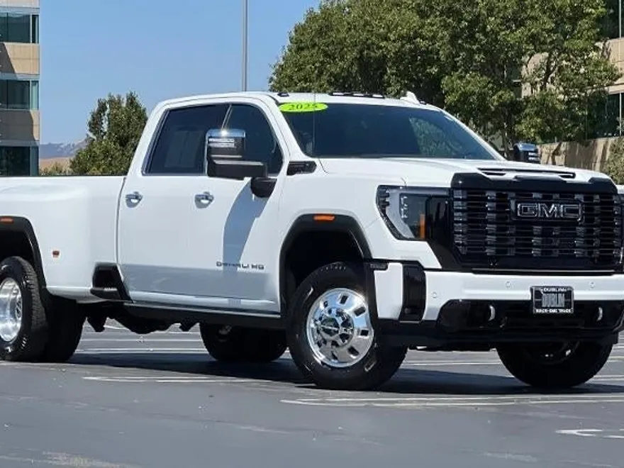 2025 Gmc Sierra 3500 HD Denali Ultimate photo 1