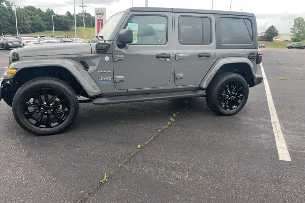 2021 Jeep Wrangler Unlimited Sahara 4xe photo 1