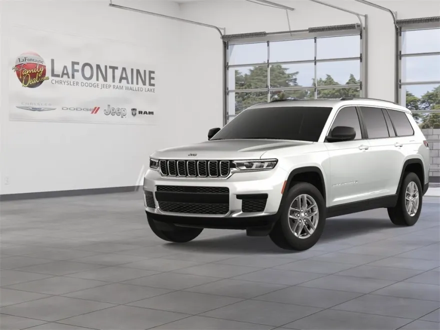 2025 Jeep Grand Cherokee Laredo photo 1
