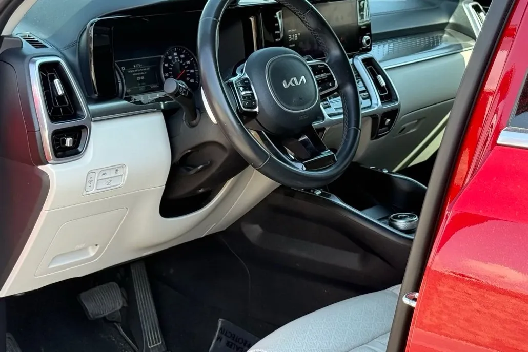 2023 Kia Sorento Hybrid EX photo 1