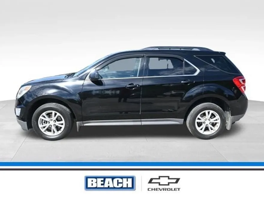 2017 Chevrolet Equinox LT photo 1