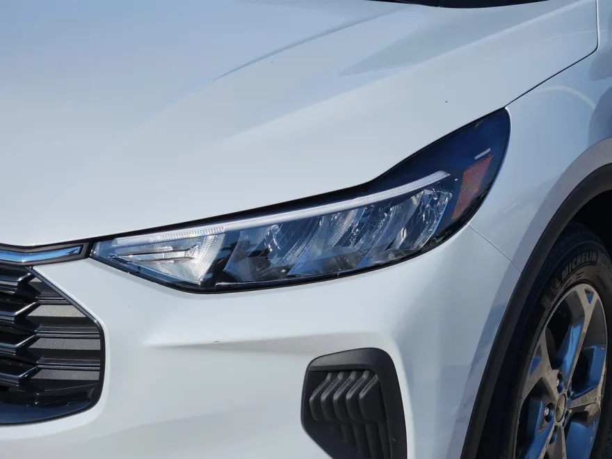 2025 Ford Escape ST-Line photo 1
