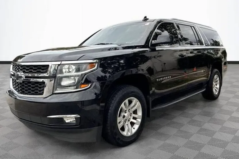 2018 Chevrolet Suburban LT photo 1