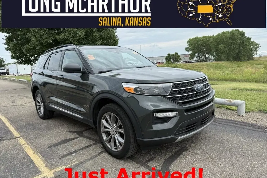 2022 Ford Explorer XLT photo 1