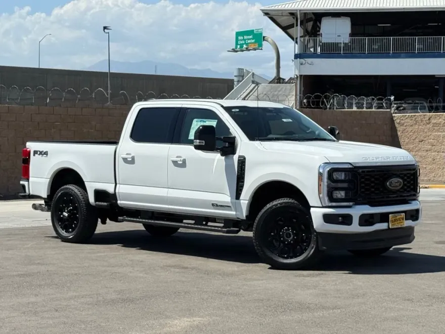 2026 Ford F-250 Lariat photo 1