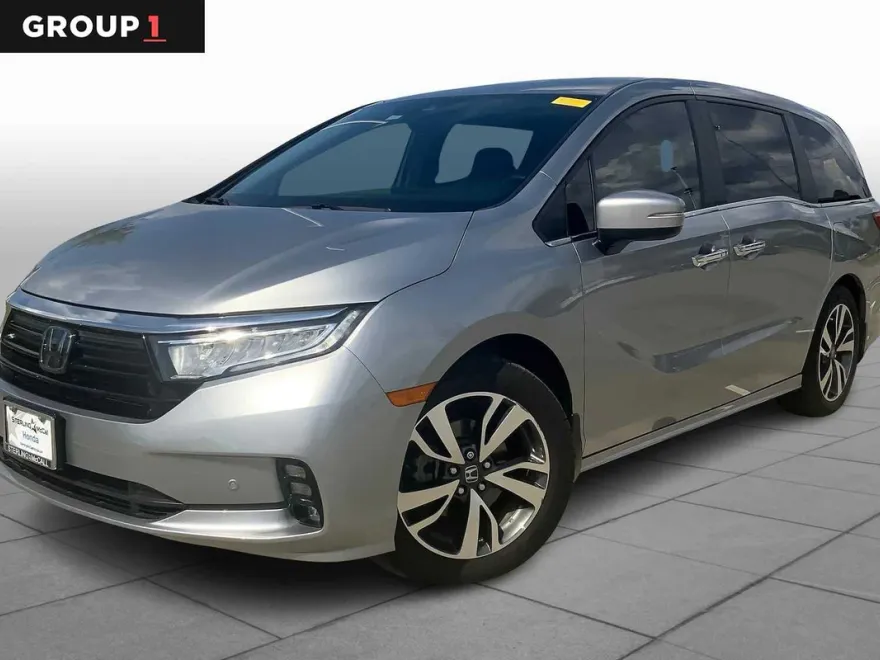 2023 Honda Odyssey Touring photo 1