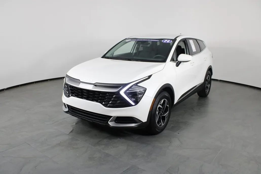 2024 Kia Sportage LX photo 1
