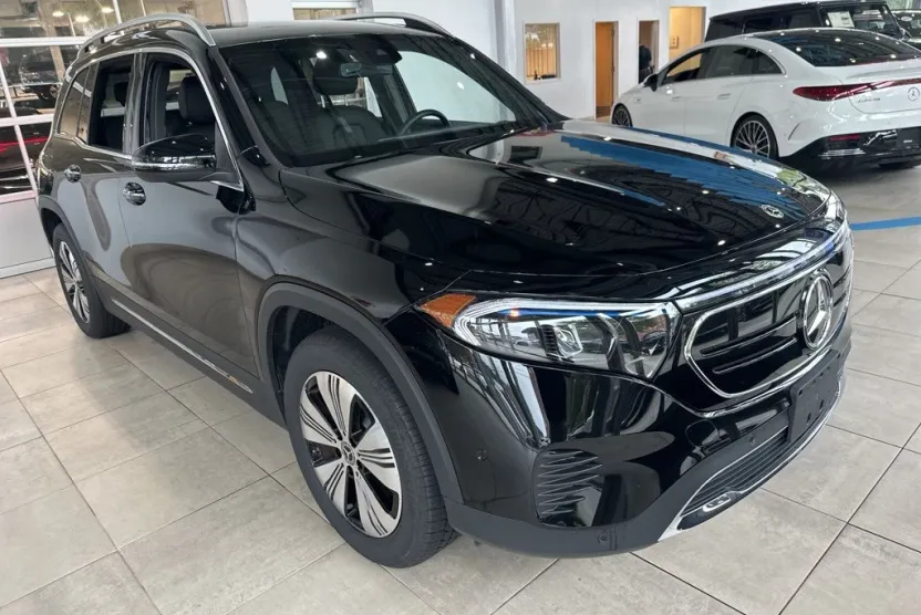 2023 Mercedes Benz EQB 300 4MATIC photo 1