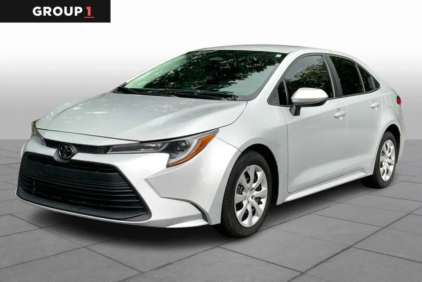 2023 Toyota Corolla LE photo 1