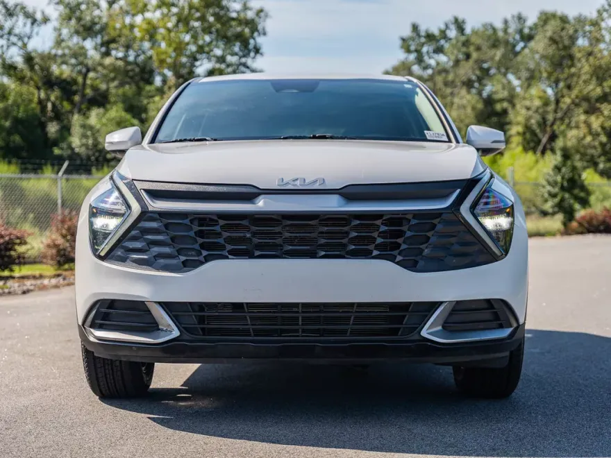2023 Kia Sportage EX photo 1