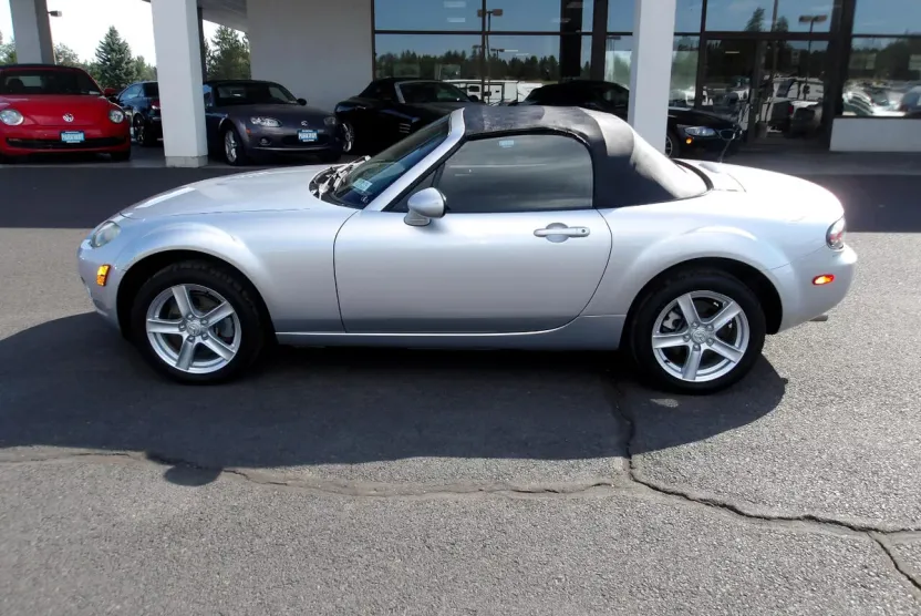 2006 Mazda MX-5 Miata Miata Touring photo 1