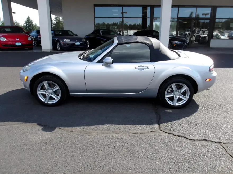 2006 Mazda MX-5 Miata Miata Touring photo 1