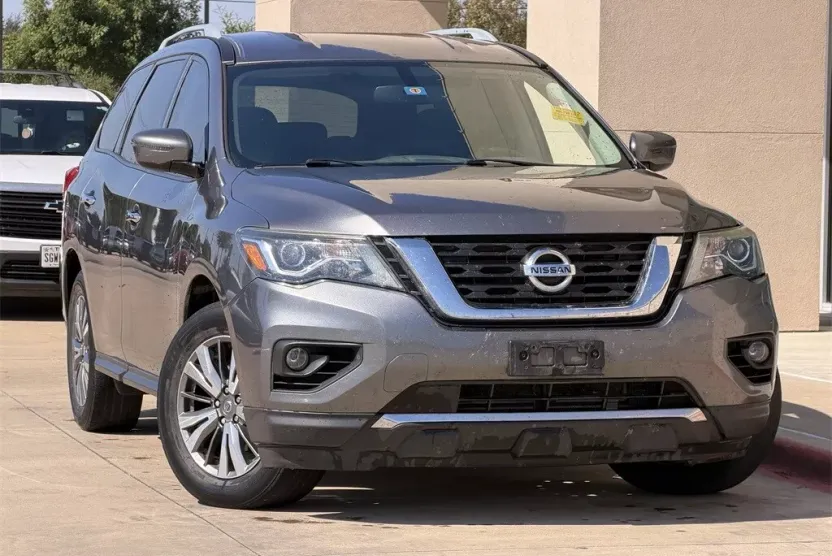 2020 Nissan Pathfinder SV photo 1