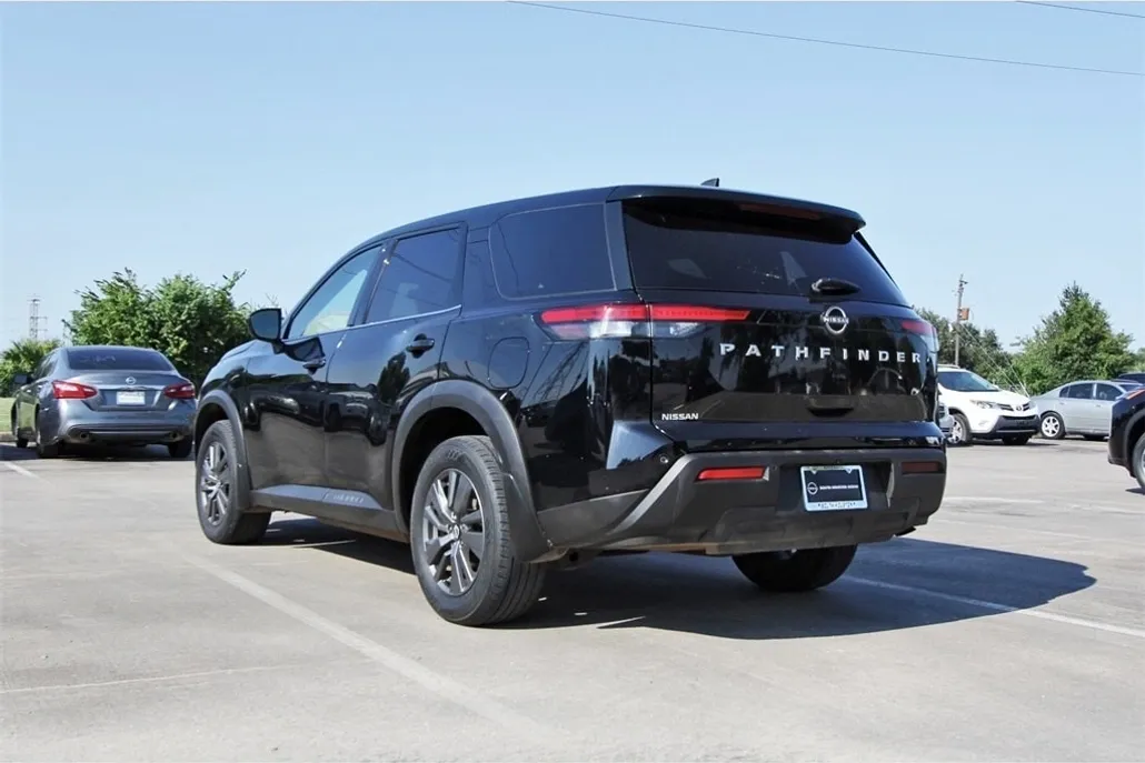 2024 Nissan Pathfinder S photo 1